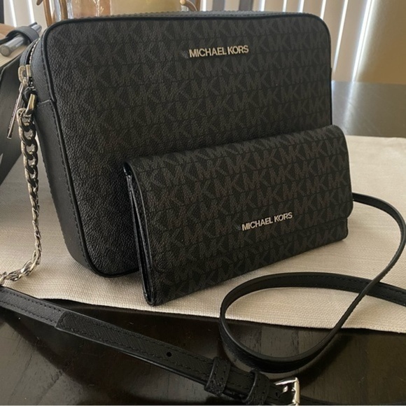 New Michael Kors jet set Large travel EW crossbody bag & wallet set - Picture 11 of 16